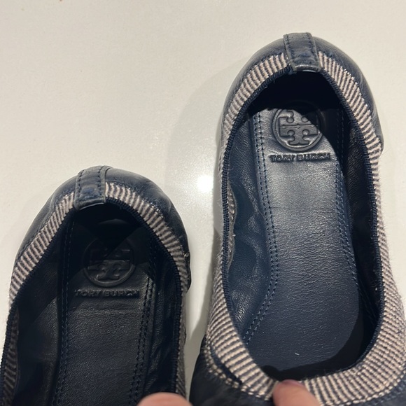 Tory Burch Navy Caroline Ballet Flats size 7 - Picture 2 of 4
